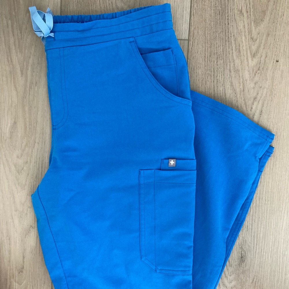 Figs limited edition Capri blue set